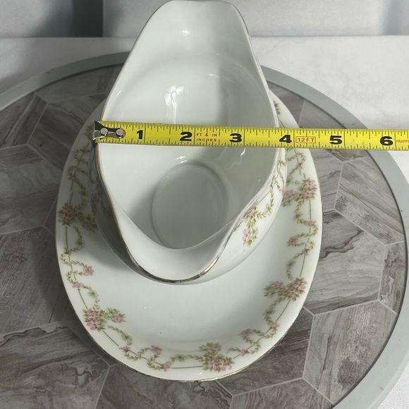 Bavaria Elegant White Delicate Pink Floral Green Garland Gravy Boat with Saucer - Picture 8 of 11